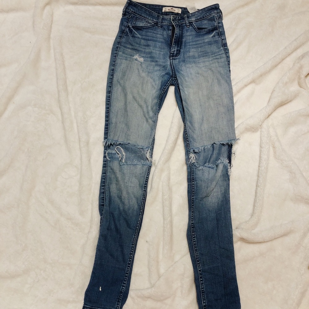 HOLLISTER ripped skinny jeans